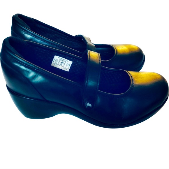 CROCS Shoes - Crocs Ginger Mary Jane Wedge Size 9 Velcro Strap